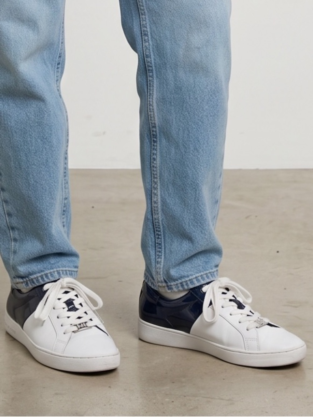 Michael Kors Tobey lace up, two tone- White/Navy Sneakers. Size 8 GUC - Picture 16 of 16
